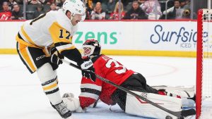 Jake Allen Dominant in Goal in 2-1 Devils Shootout Win Over Penguins