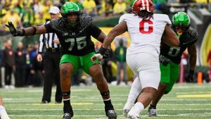 Isaiah World NFL Draft Profile: Week 12 Scouting Report for the Oregon Offensive Tackle