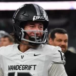 Austin Westlake (TX) leads Austin Vandegrift (TX) 14-13 in 4th quarter: Score, live updates of Texas UIL 6A Division II bi-district showdown