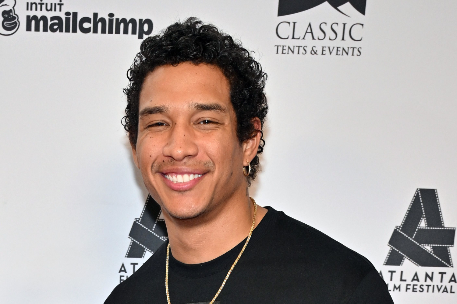 Who’s That? Darius Daulton Spotted With Mystery Boo In Flirty Social Media Clip (VIDEO)